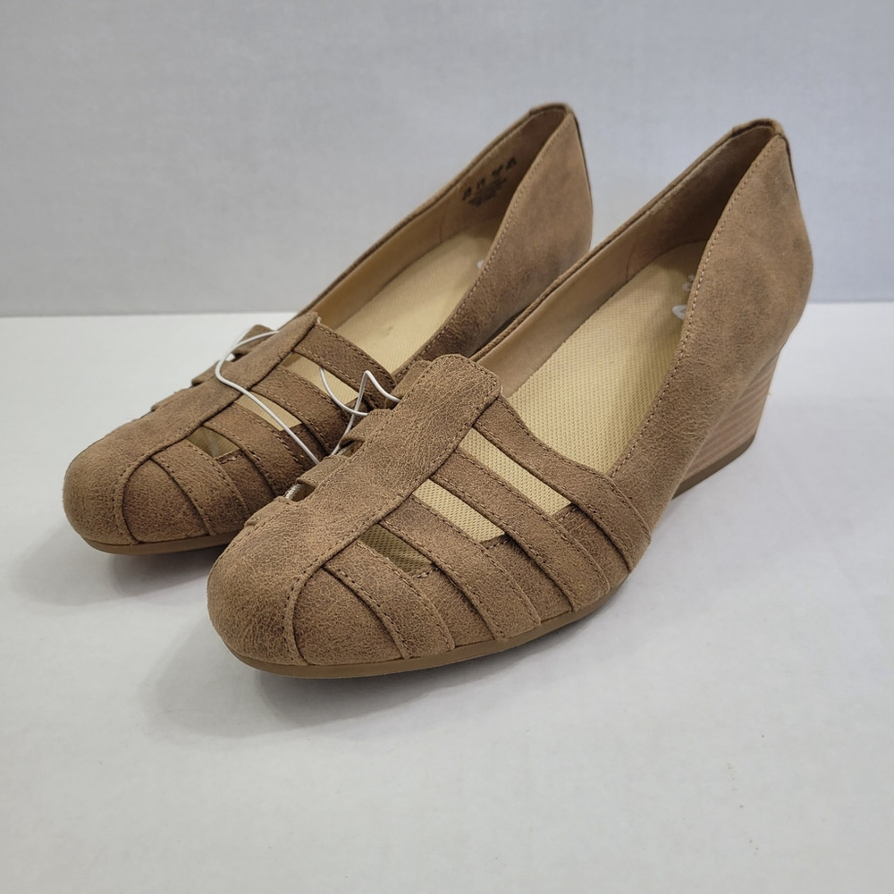 NWOT Dr. Scholl's Be Free Fisherman Wedge Pump Tan Color Size 9M